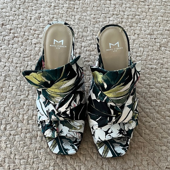 Marc Fisher Women's Tropical Brocade Floral Heeled Sandals - Picture 3 of 13